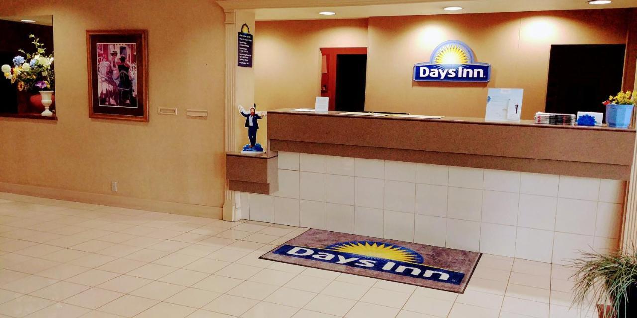 Days Inn By Wyndham Sidney Oh Exterior photo